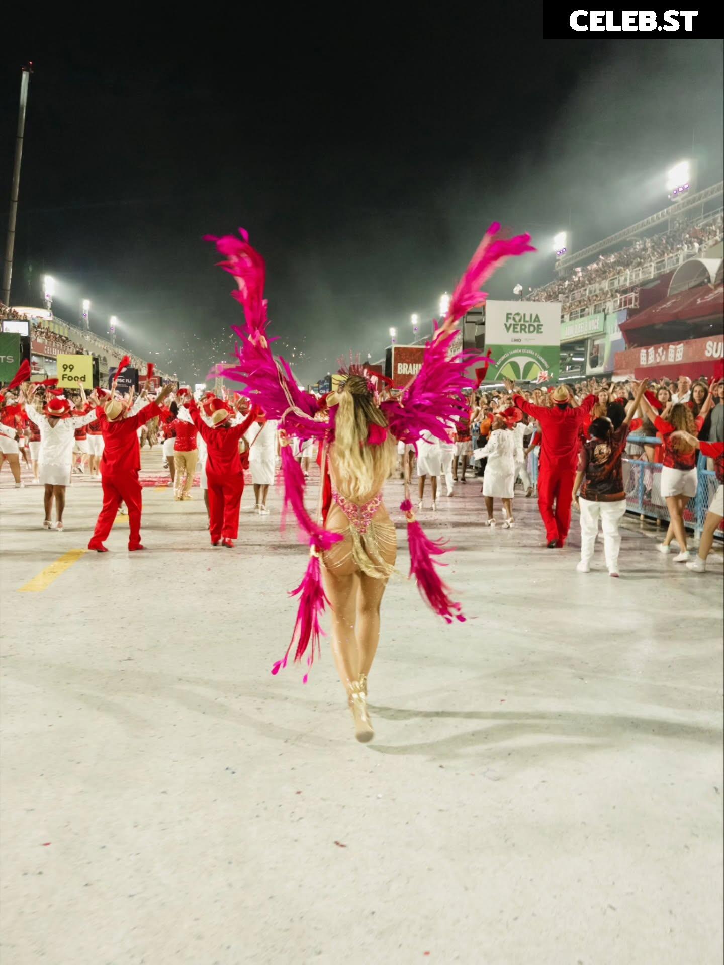 Lívia Andrade Image 23074113