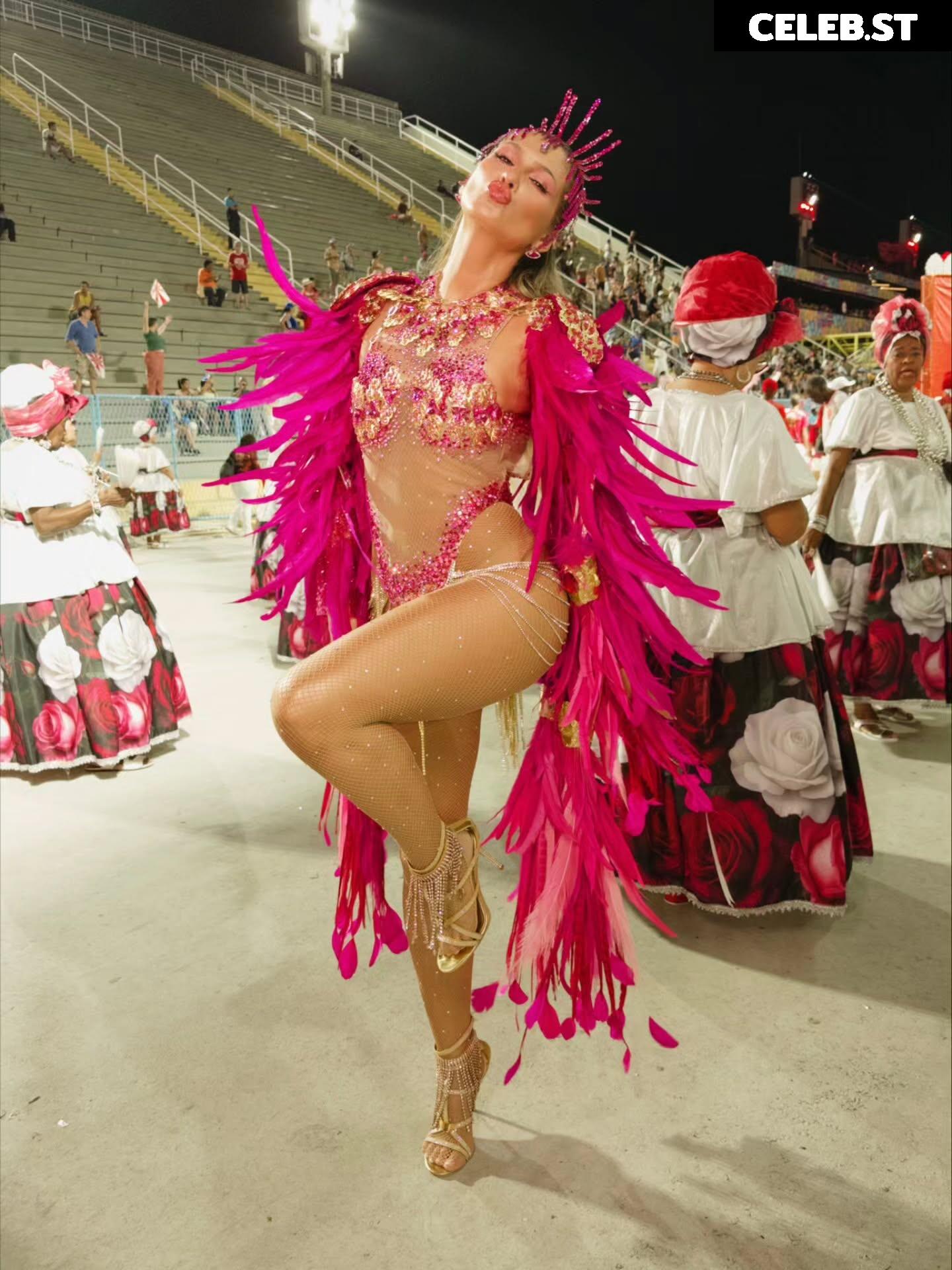 Lívia Andrade Image 23074109