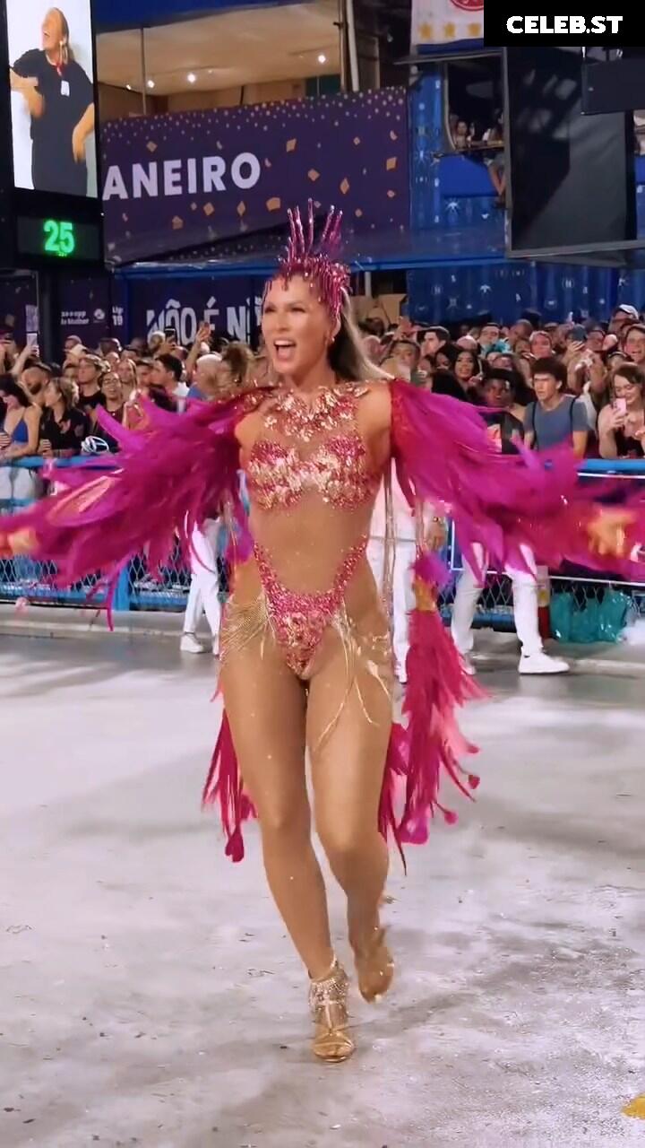 Lívia Andrade Image 23074133