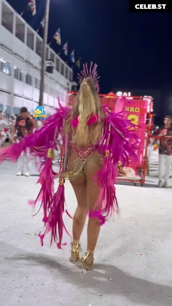 Lívia Andrade Image 23074140