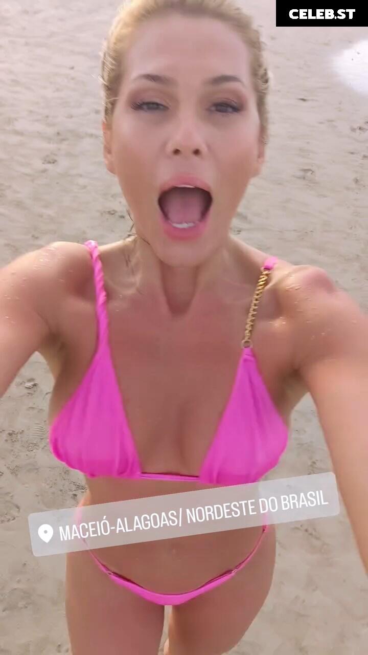 Lívia Andrade Image 23074093