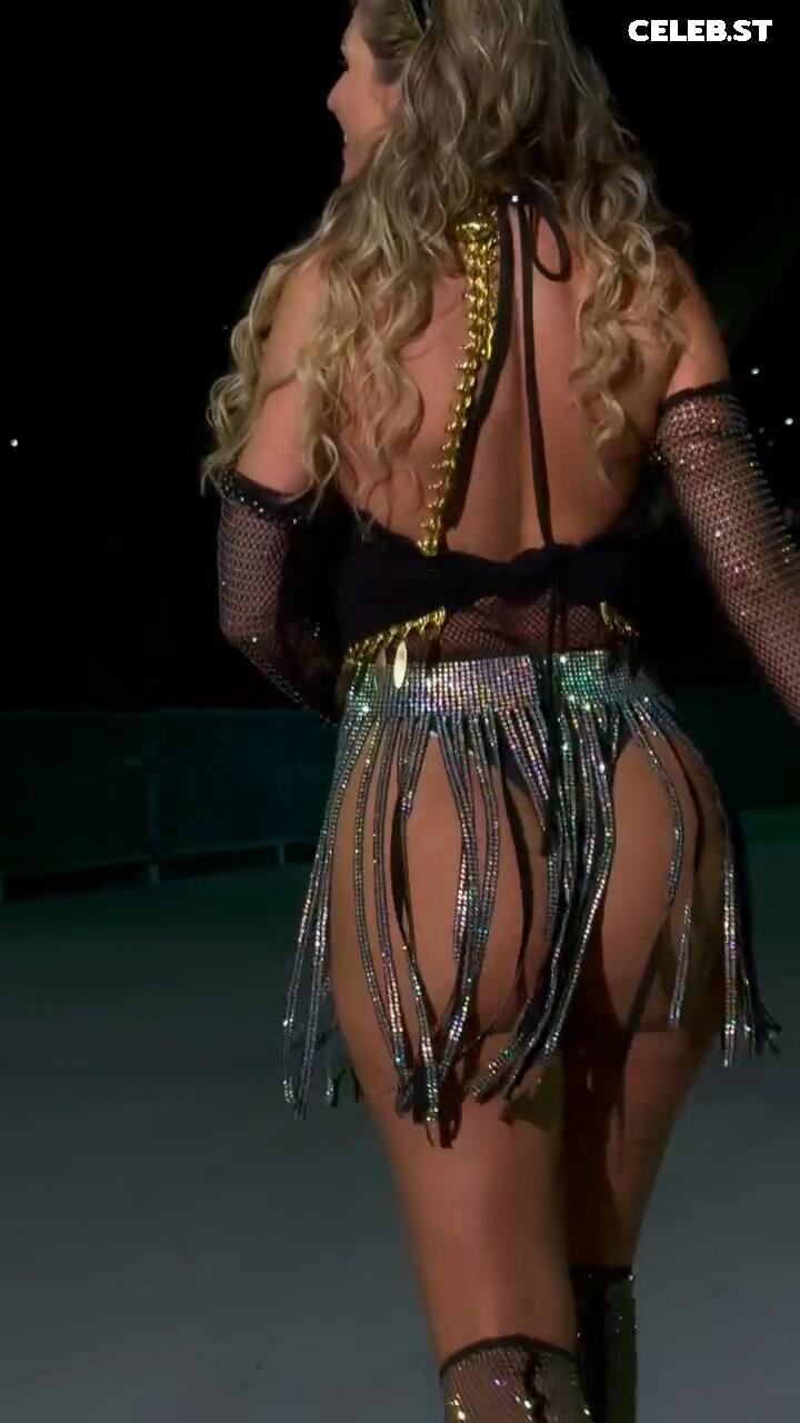 Lívia Andrade Image 23074203