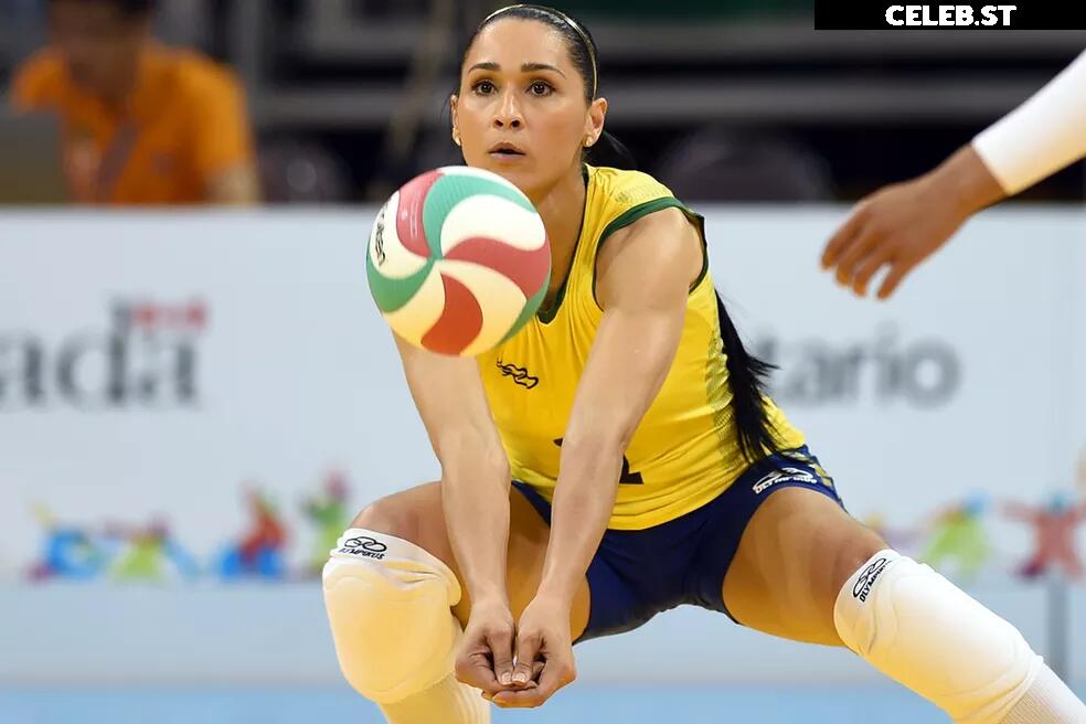 Jaqueline Carvalho (Jaque do Vôlei) Image 23077829