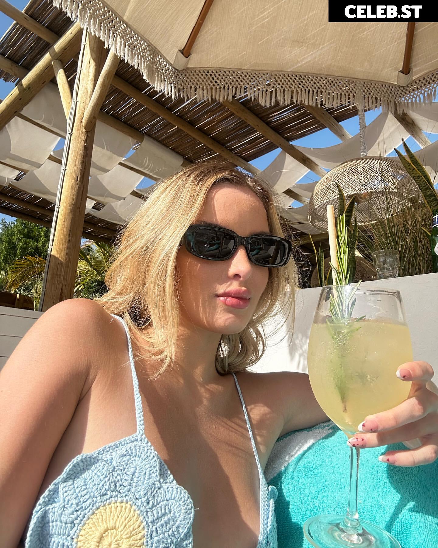 Giovanna Chaves Image 23077100