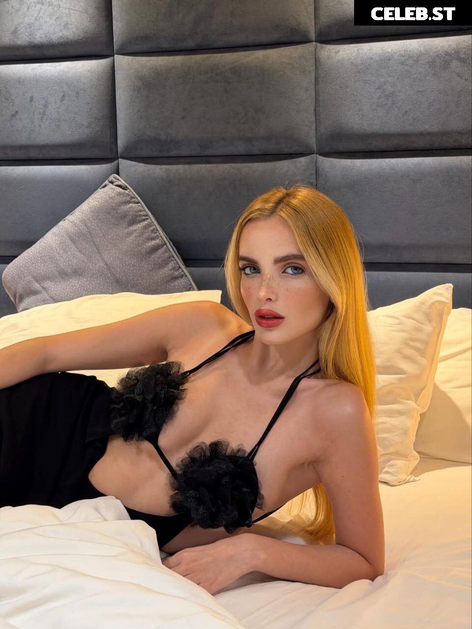 Giovanna Chaves Image 23077157