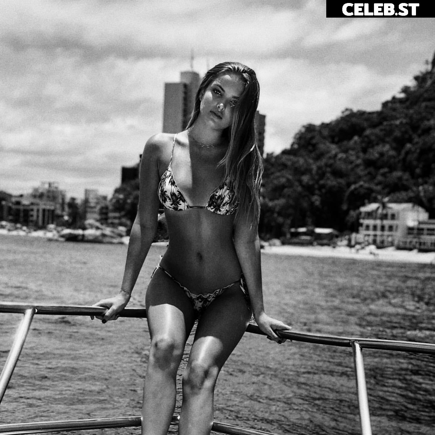 Giovanna Chaves Image 23077046