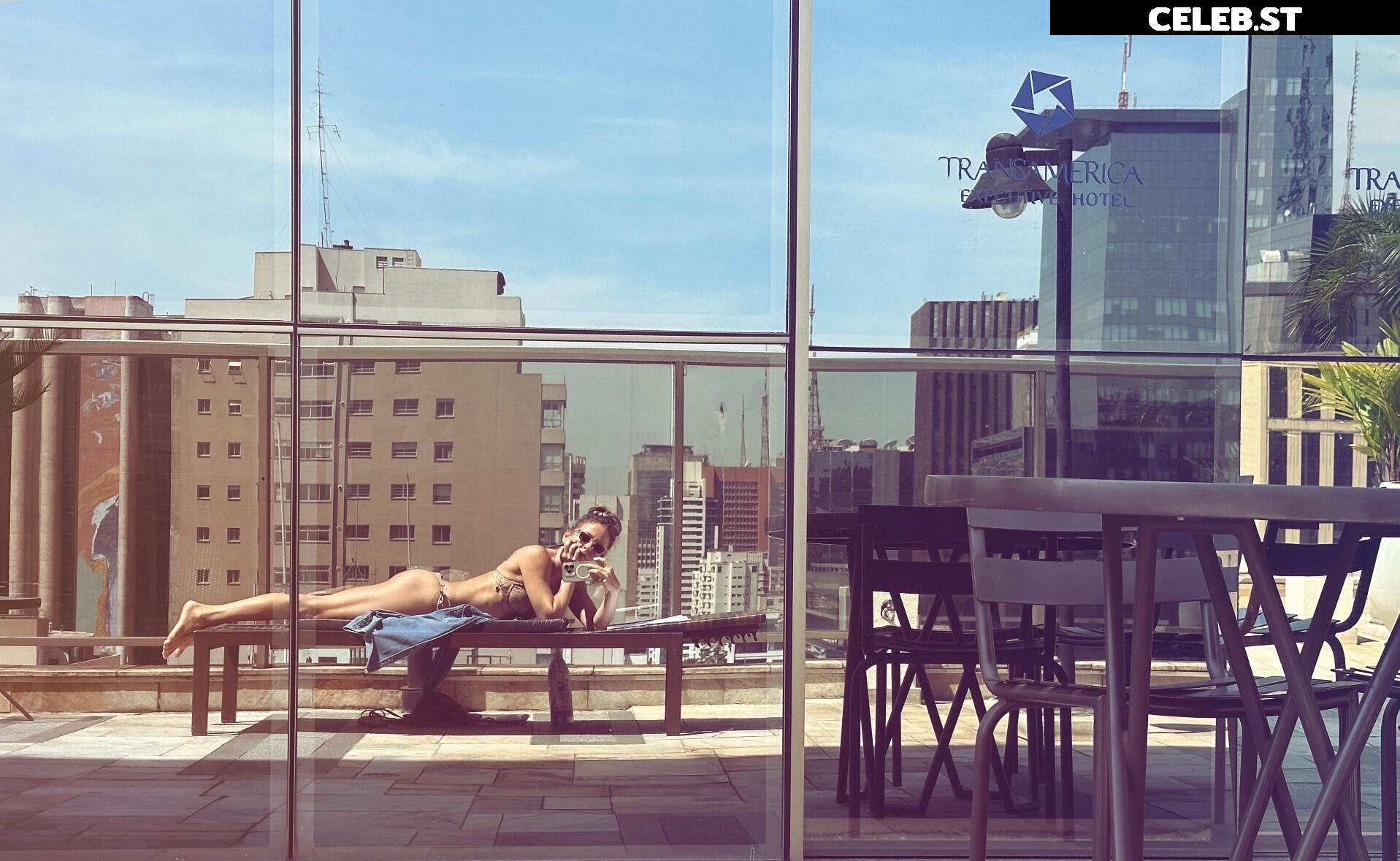 Fernanda De Freitas Image 23076662