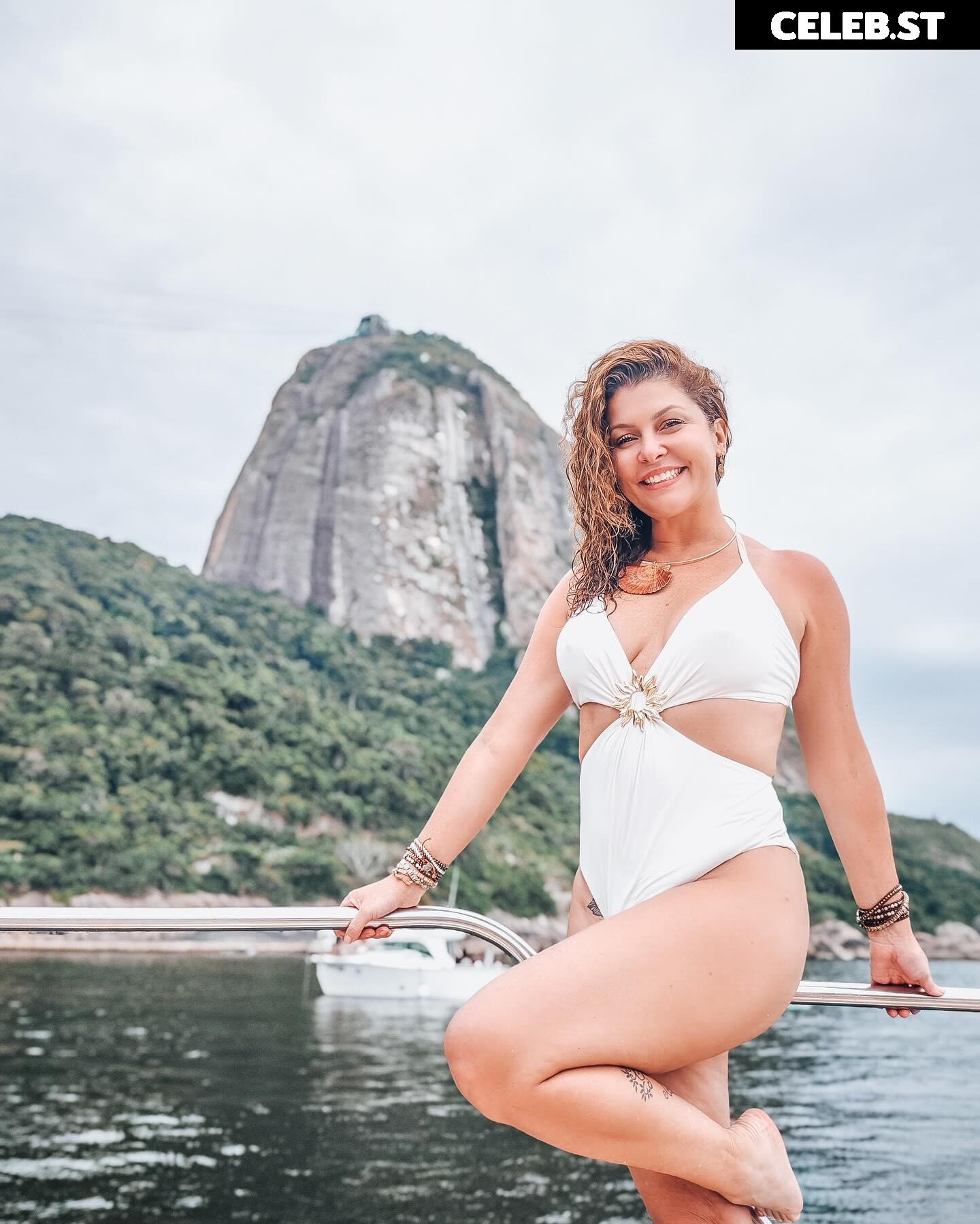 Bárbara Borges Image 23072634