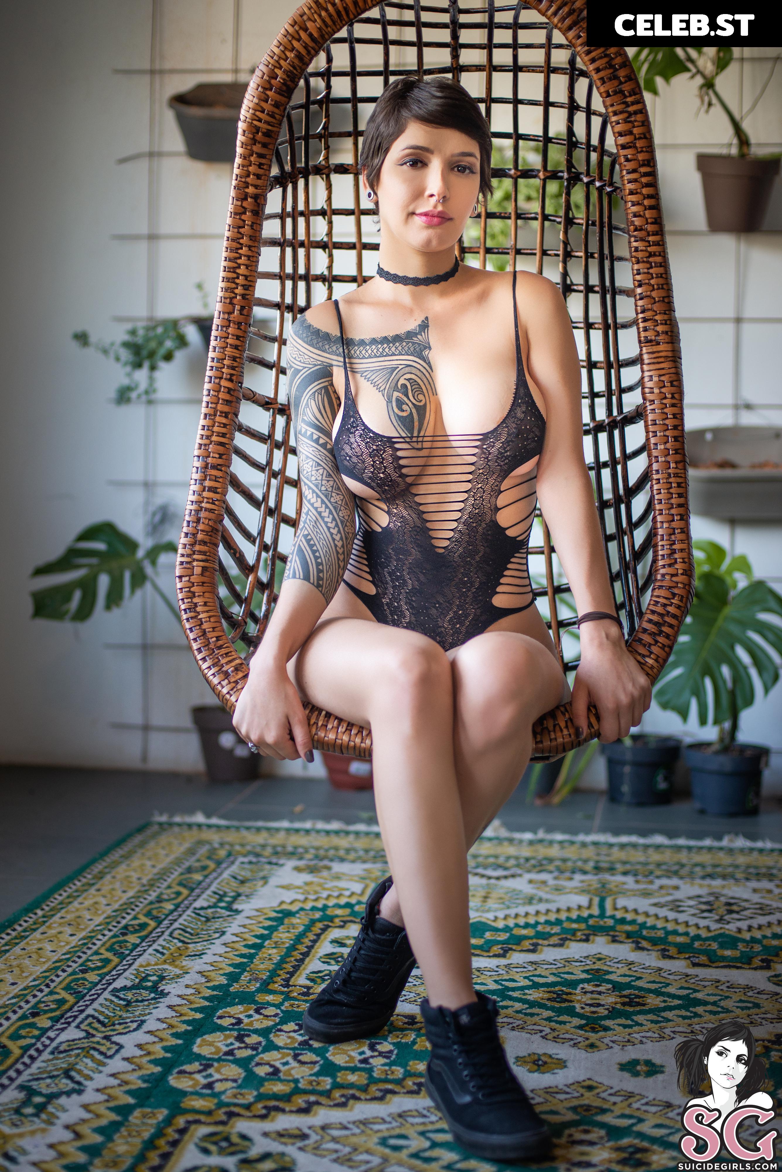 Julian Suicide Image 23072379