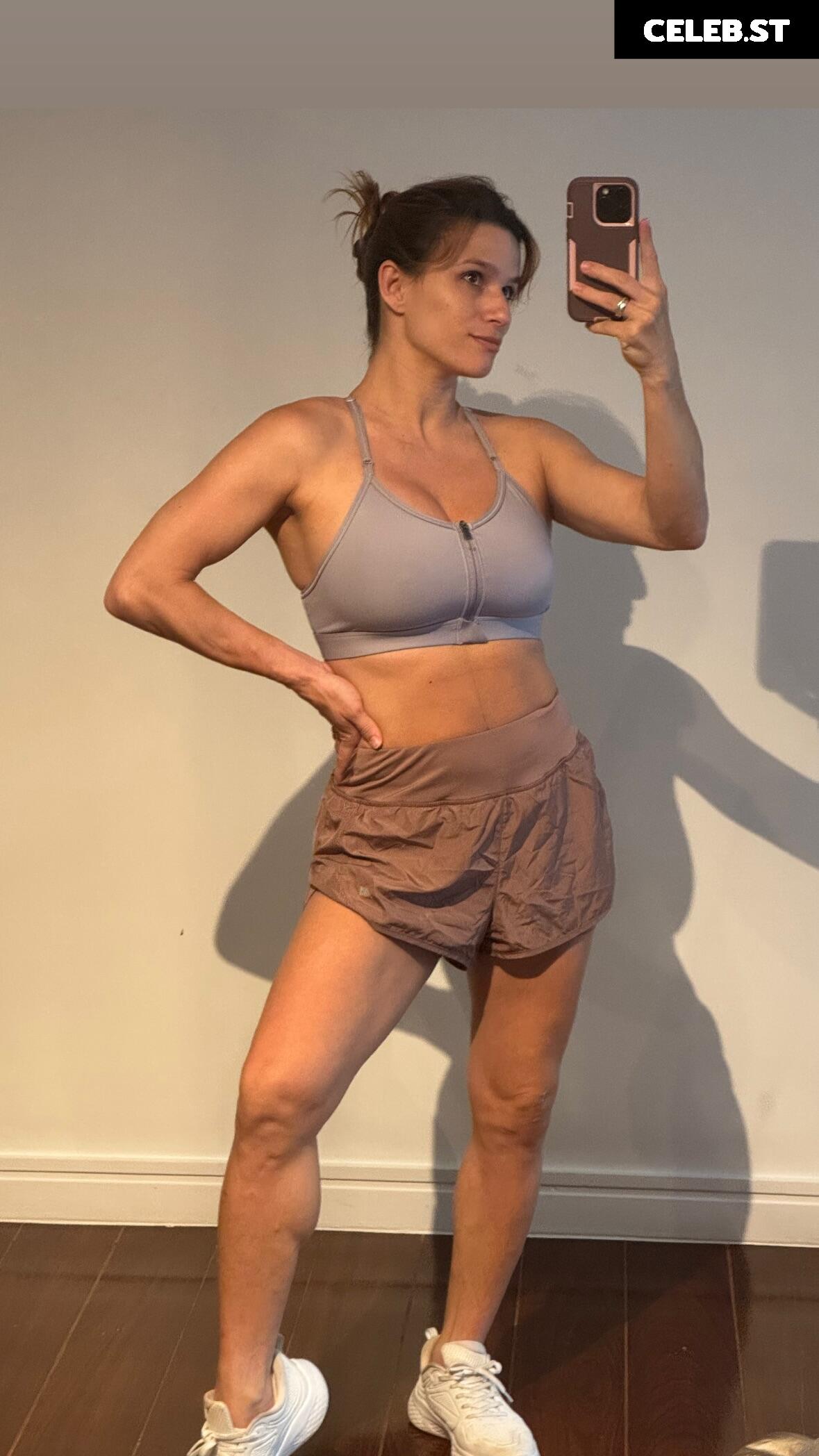 Jade Barbosa Image 23079575