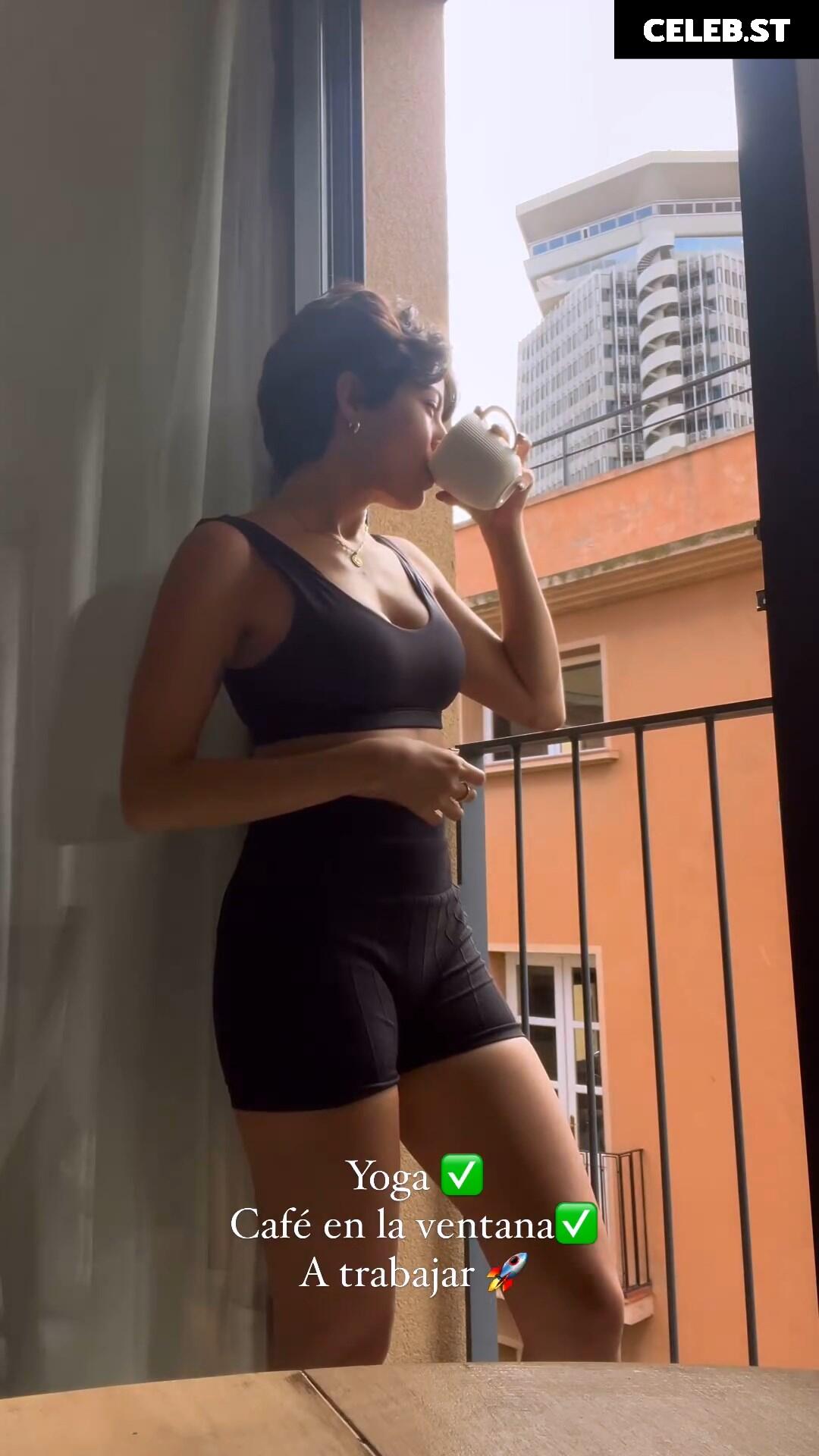 Carolina Oliveira Image 23079135