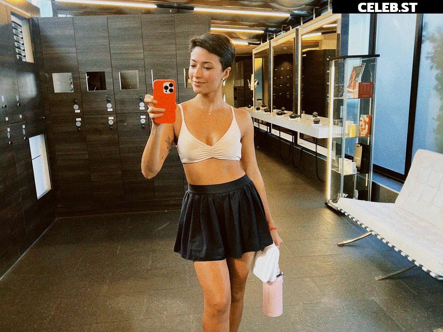 Carolina Oliveira Image 23079167