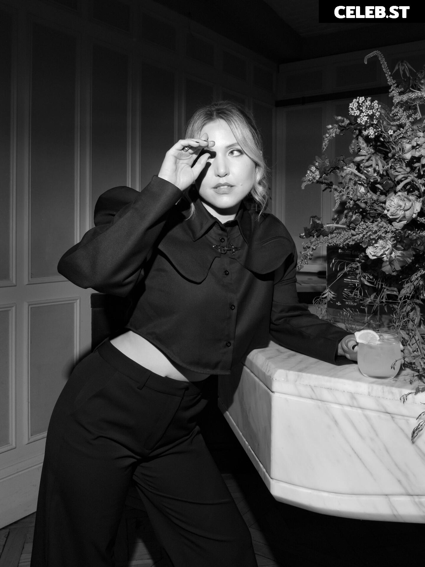 Taylor Tomlinson Image 23048987