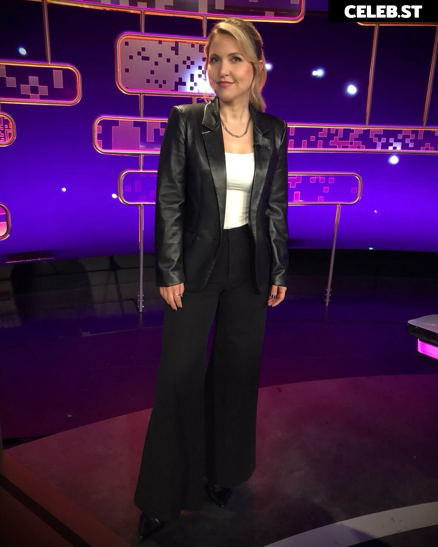 Taylor Tomlinson Image 23048932