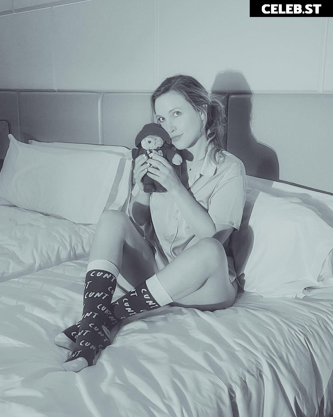 Taylor Tomlinson Image 23048960