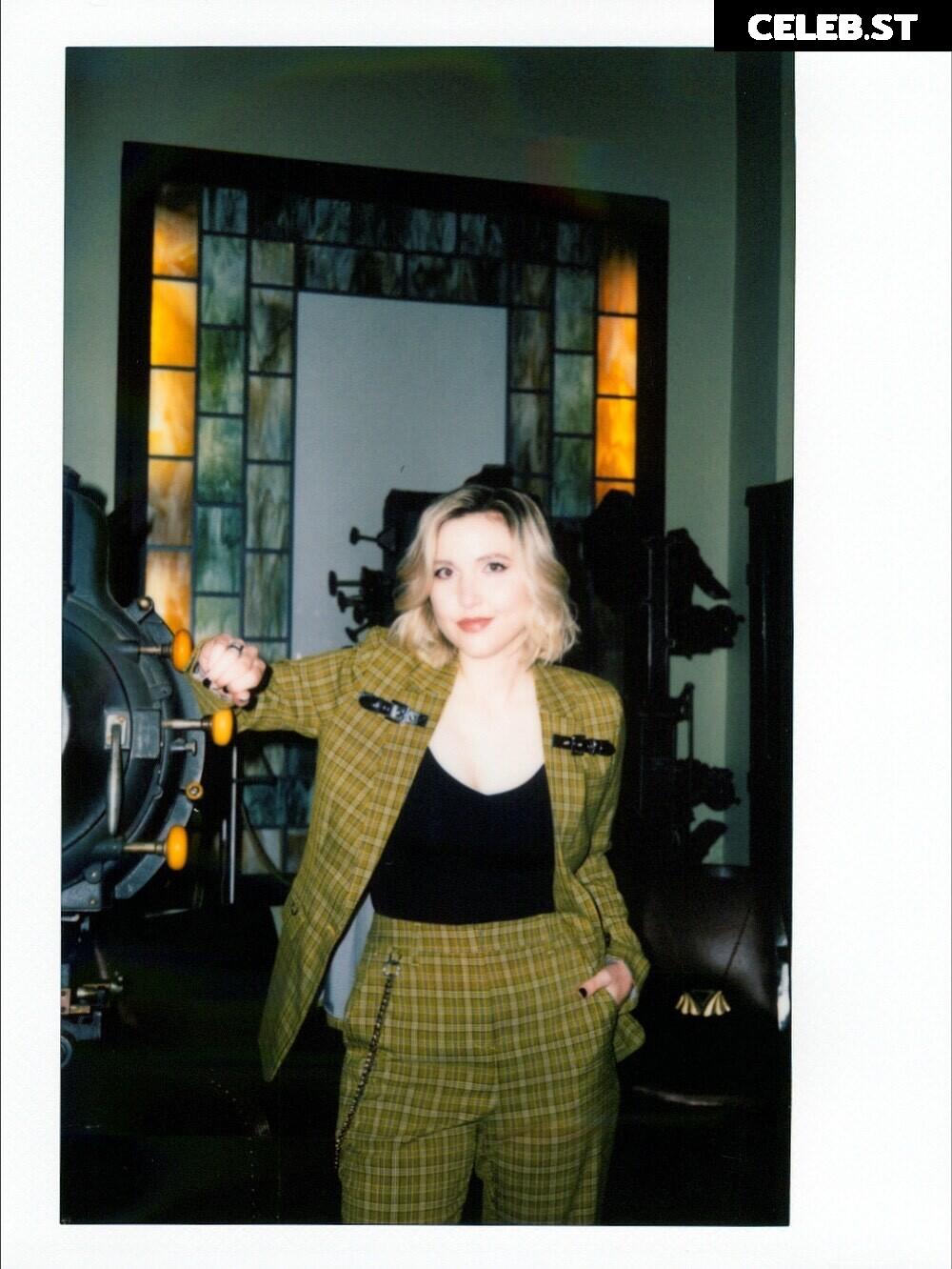 Taylor Tomlinson Image 23048975
