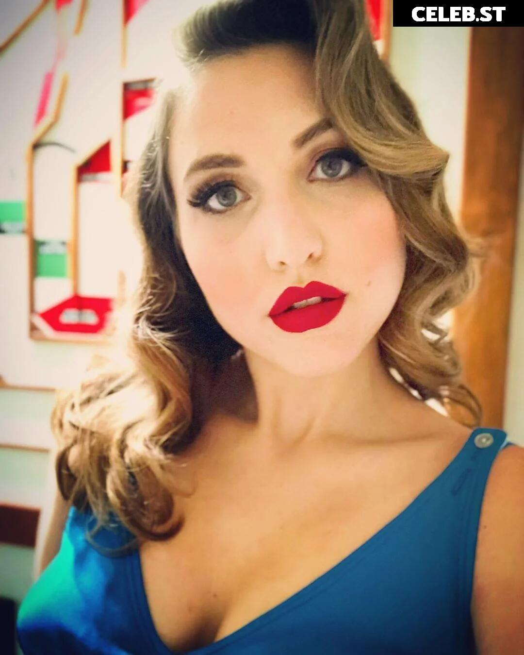 Taylor Tomlinson Image 23048833