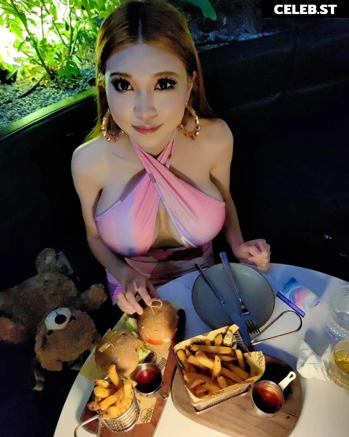 Naomi "SexyCyborg" Wu Image 23043818