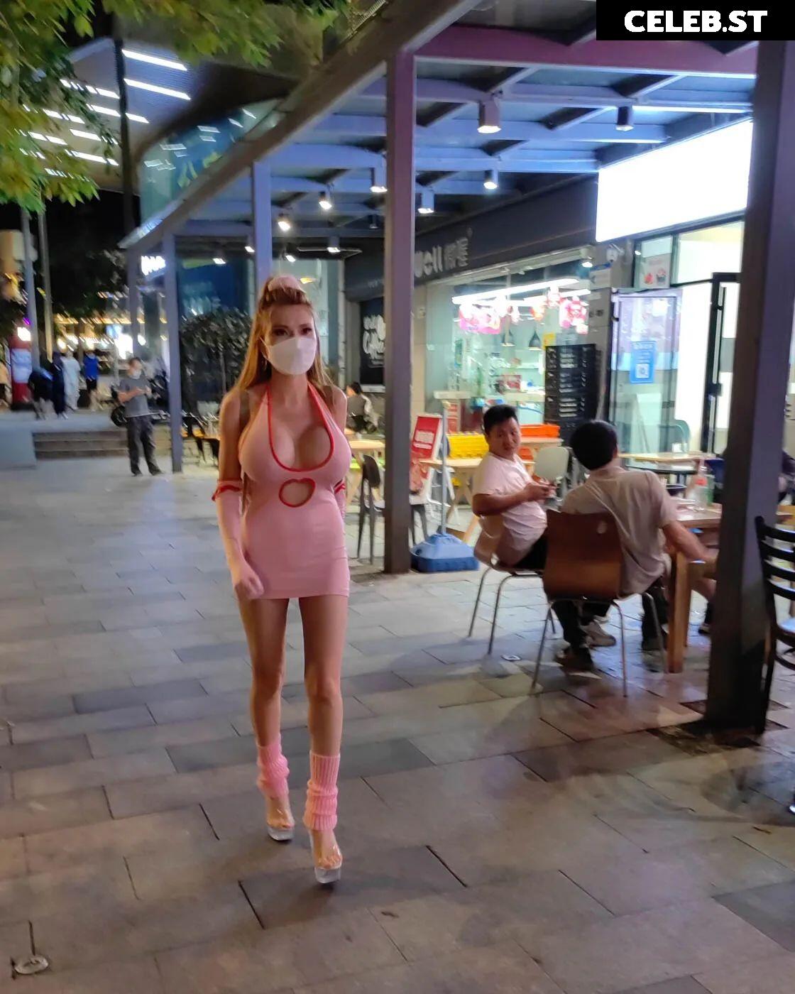 Naomi "SexyCyborg" Wu Image 23043738