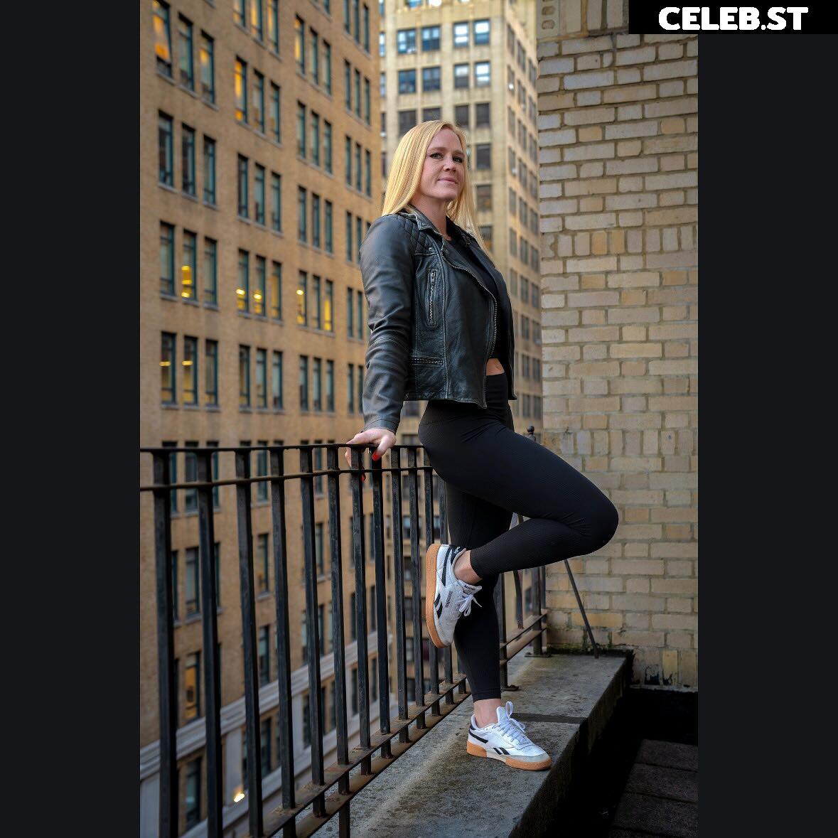 Holly Holm Image 23049990