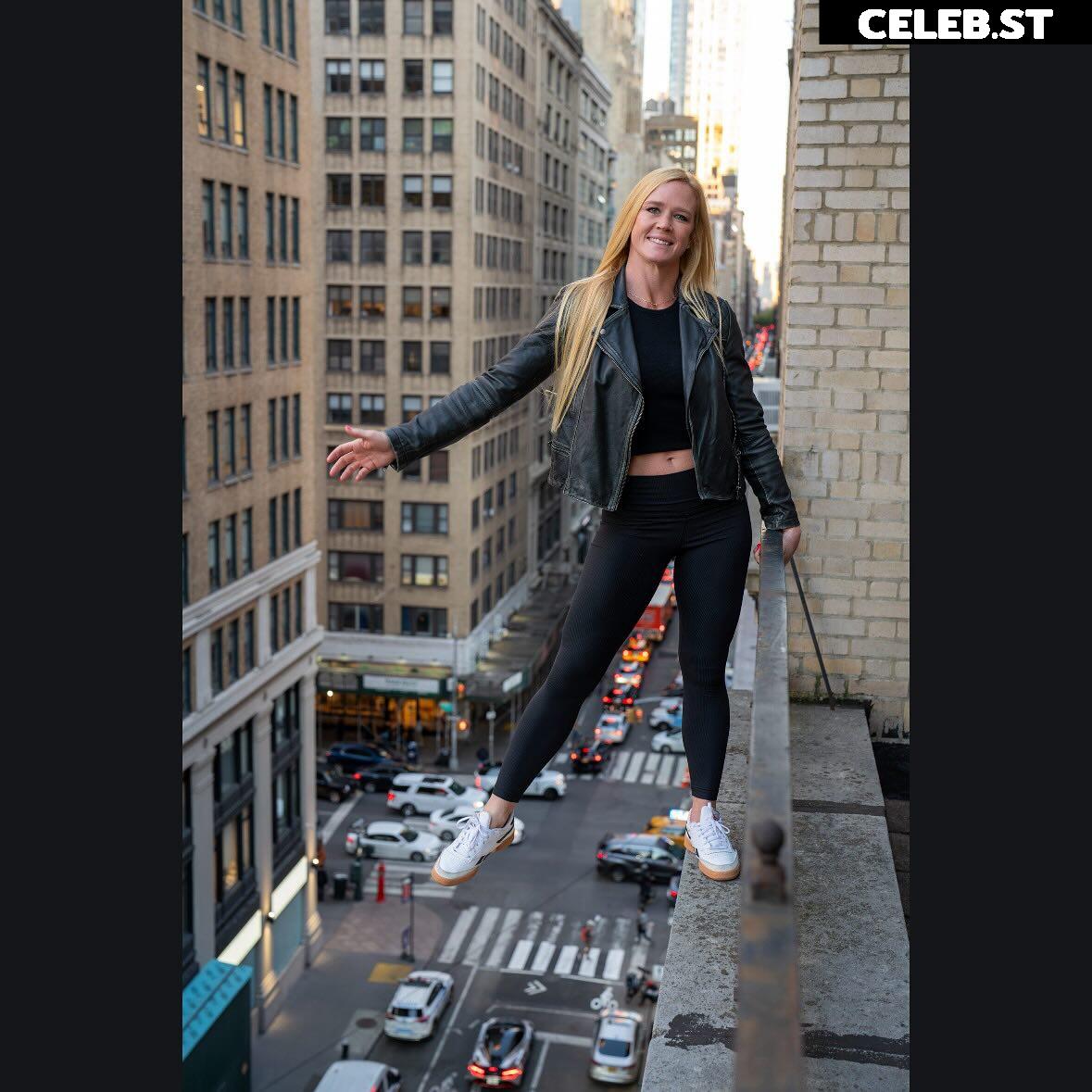 Holly Holm Image 23049988