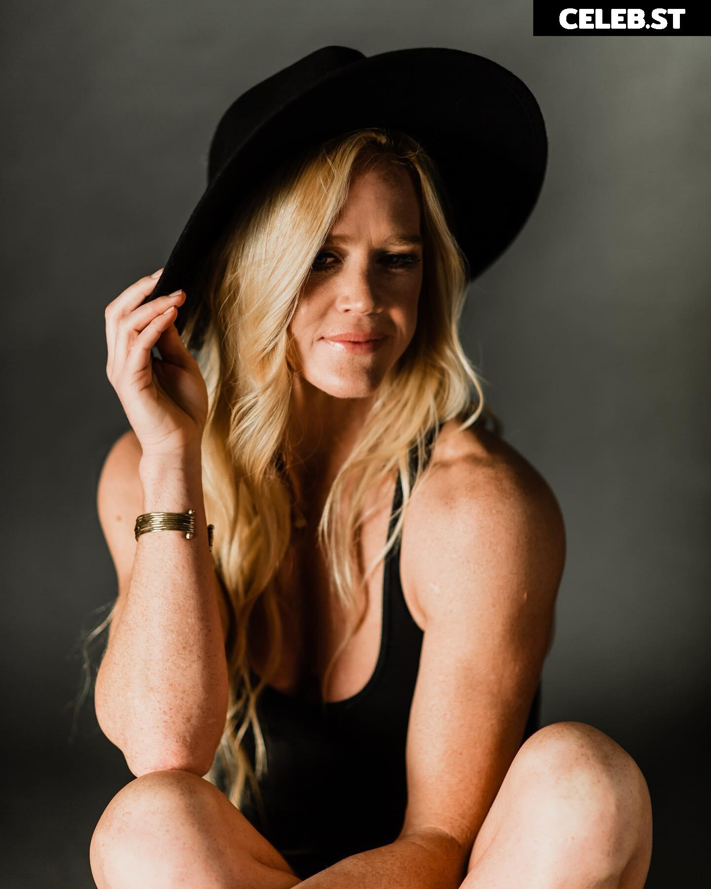 Holly Holm Image 23049908