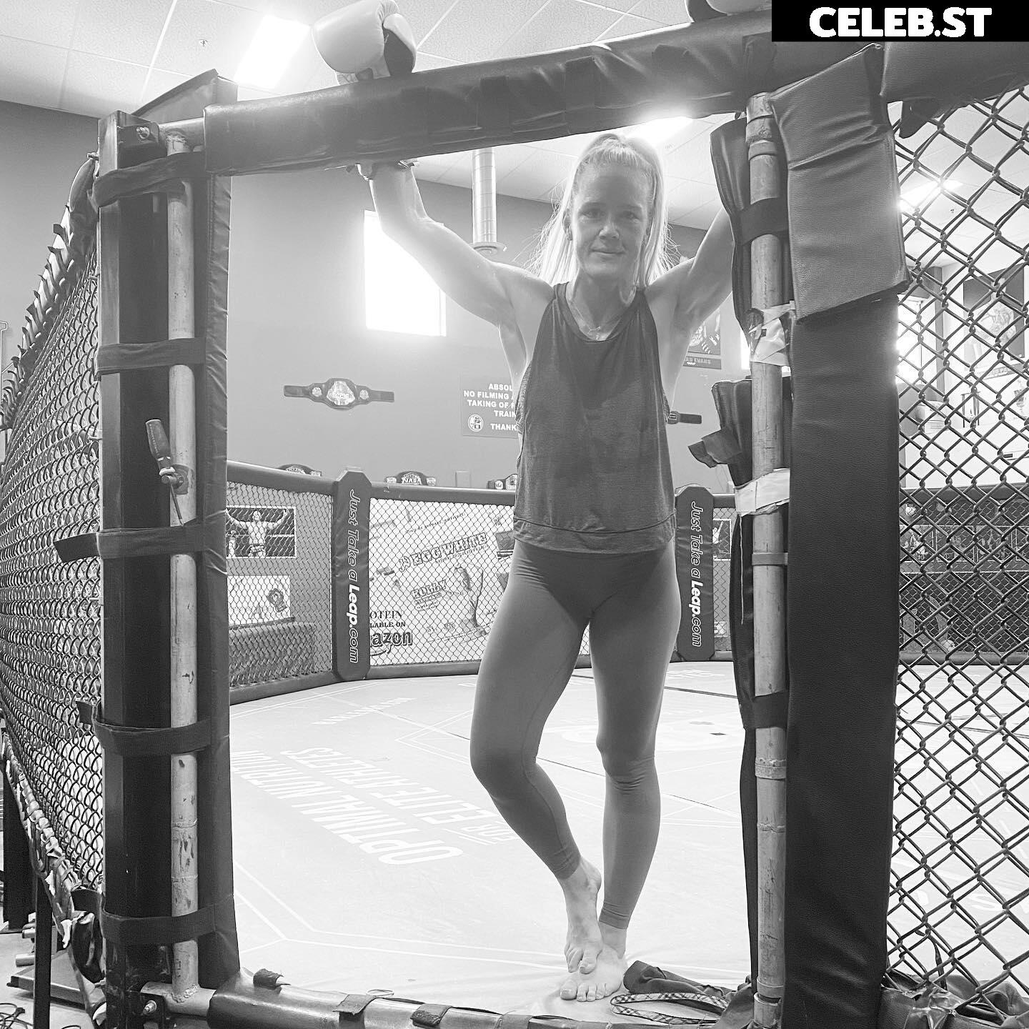 Holly Holm Image 23049967