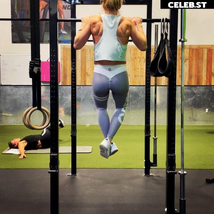 Holly Holm Image 23049973