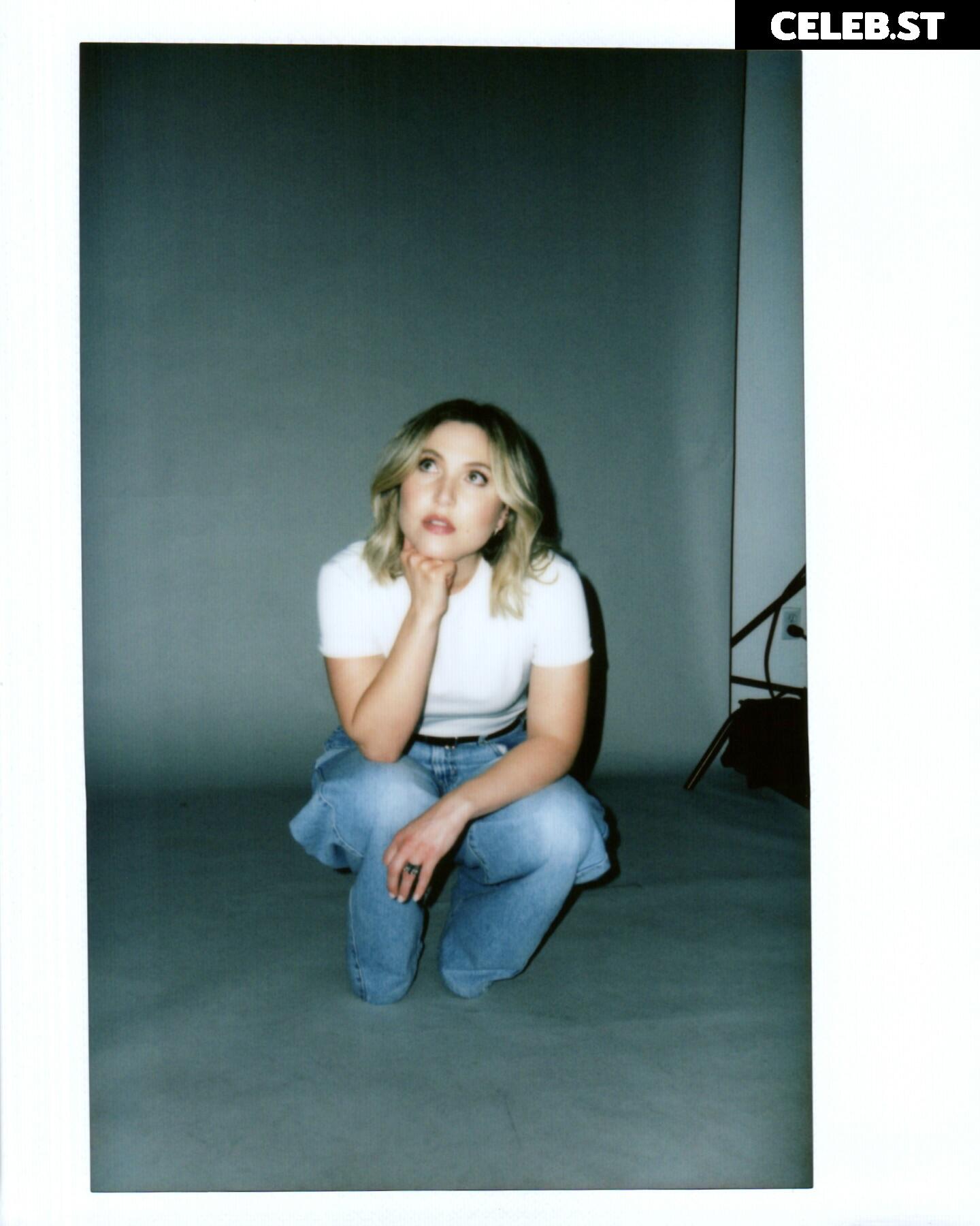 Taylor Tomlinson Image 23049016