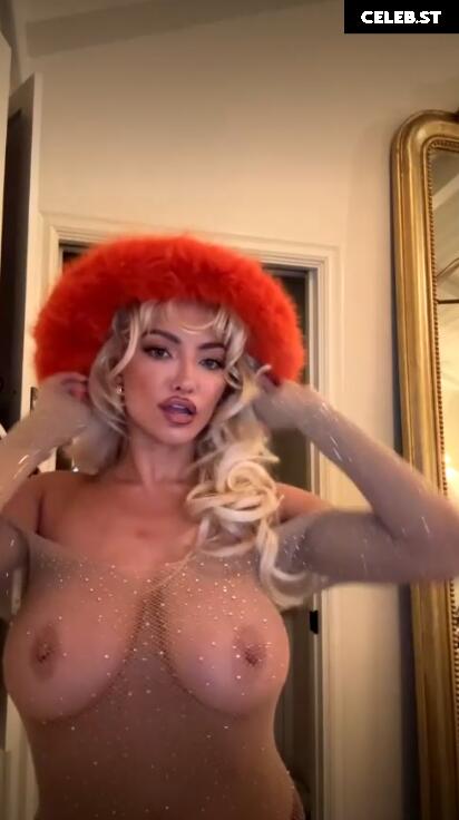 Lindsey Pelas Image 2301363