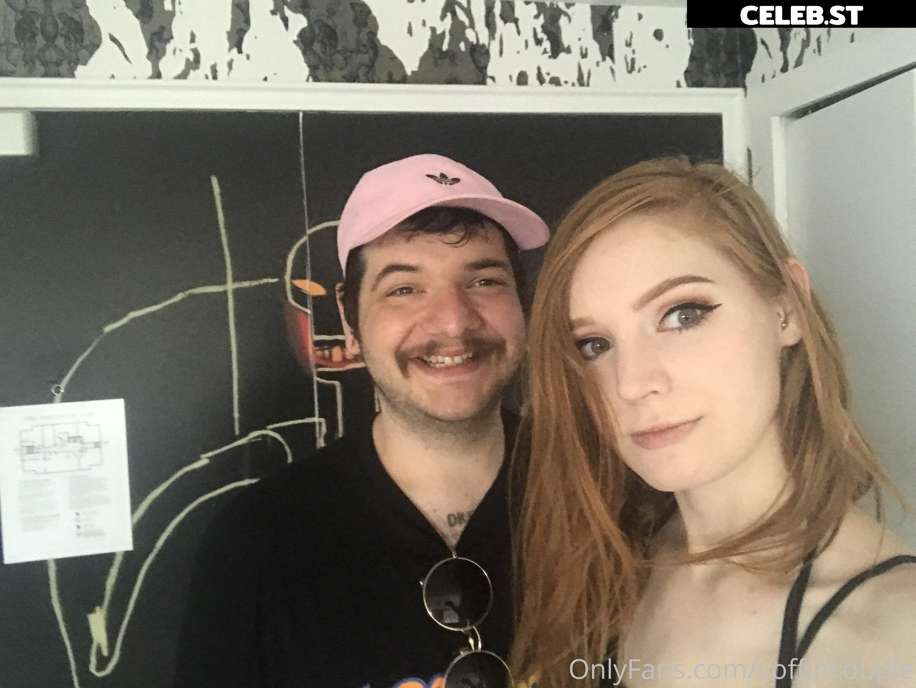 Coffincouple Image 2301311