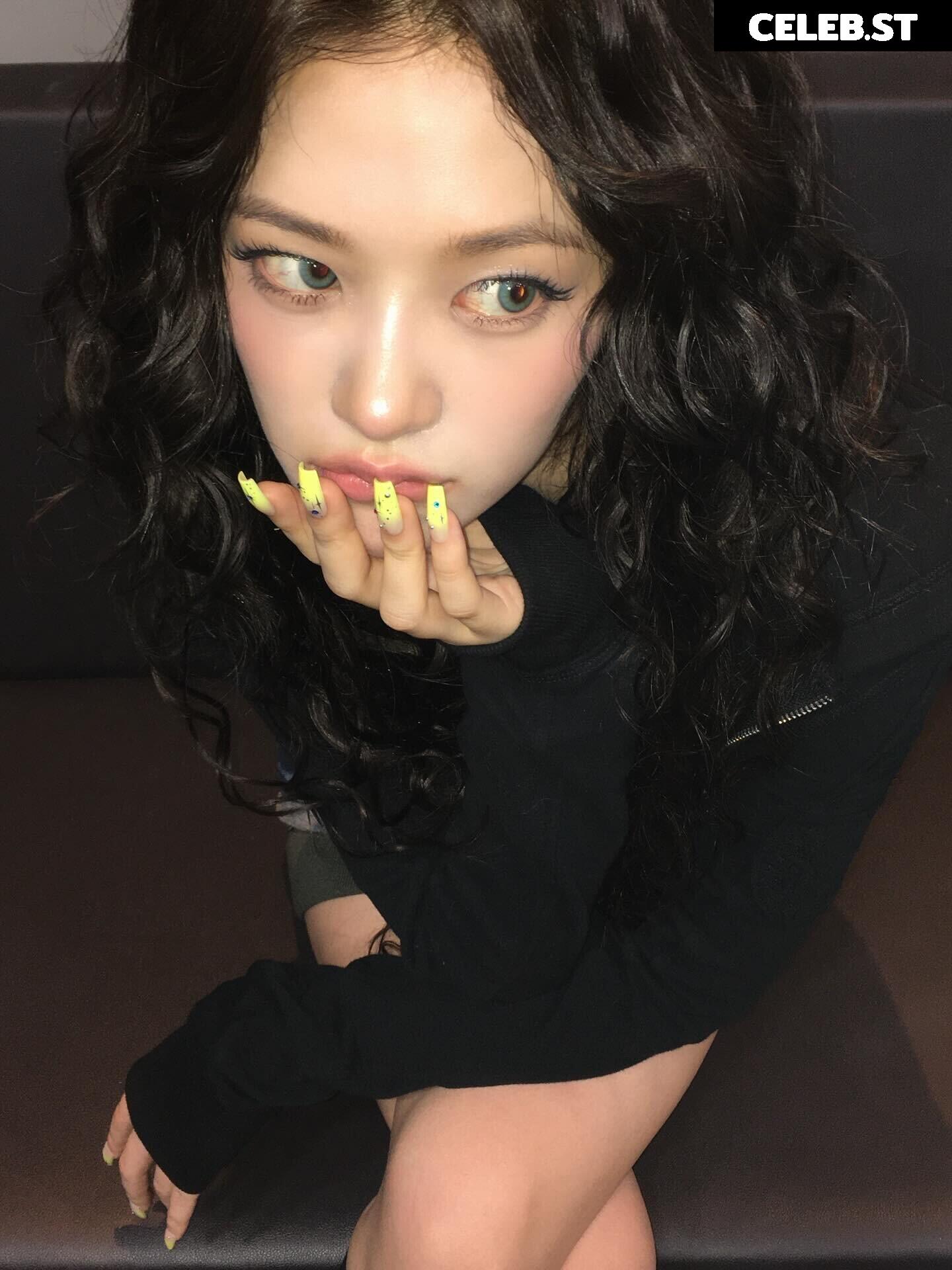 An Yujin 안유진 | YUJIN Image 23028998