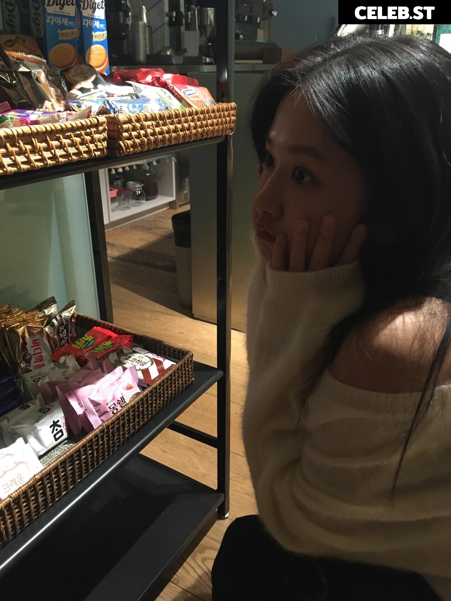 An Yujin 안유진 | YUJIN Image 23028930