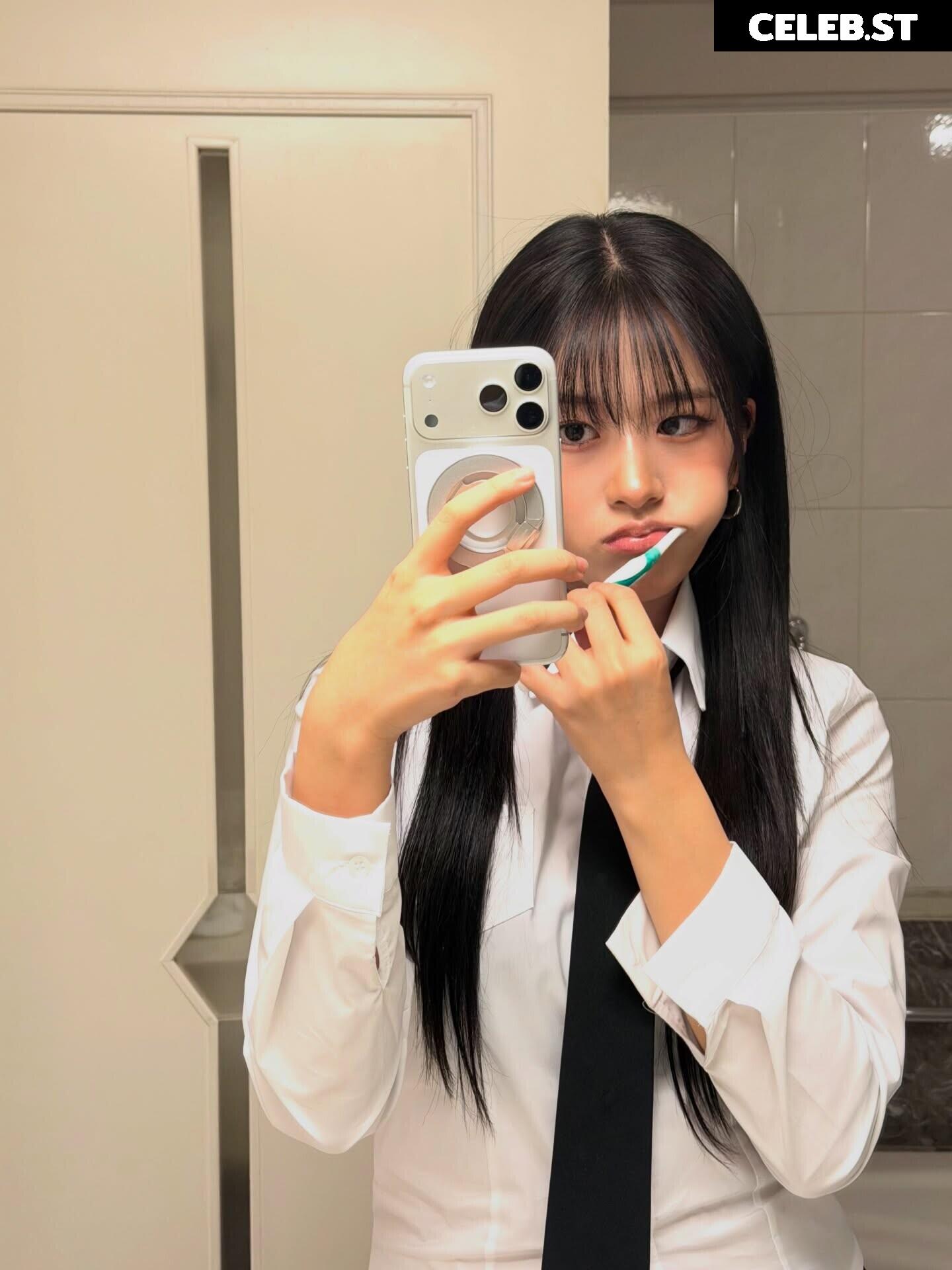 An Yujin 안유진 | YUJIN Image 23028934