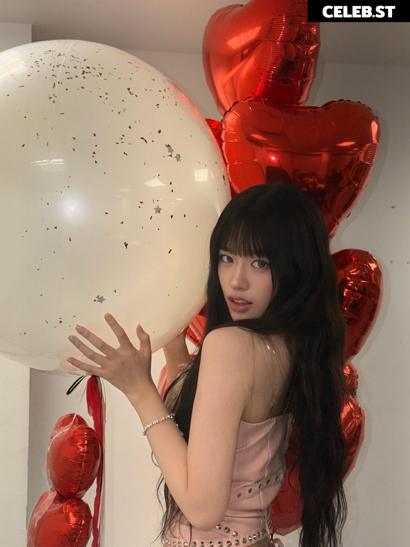 An Yujin 안유진 | YUJIN Image 23028890