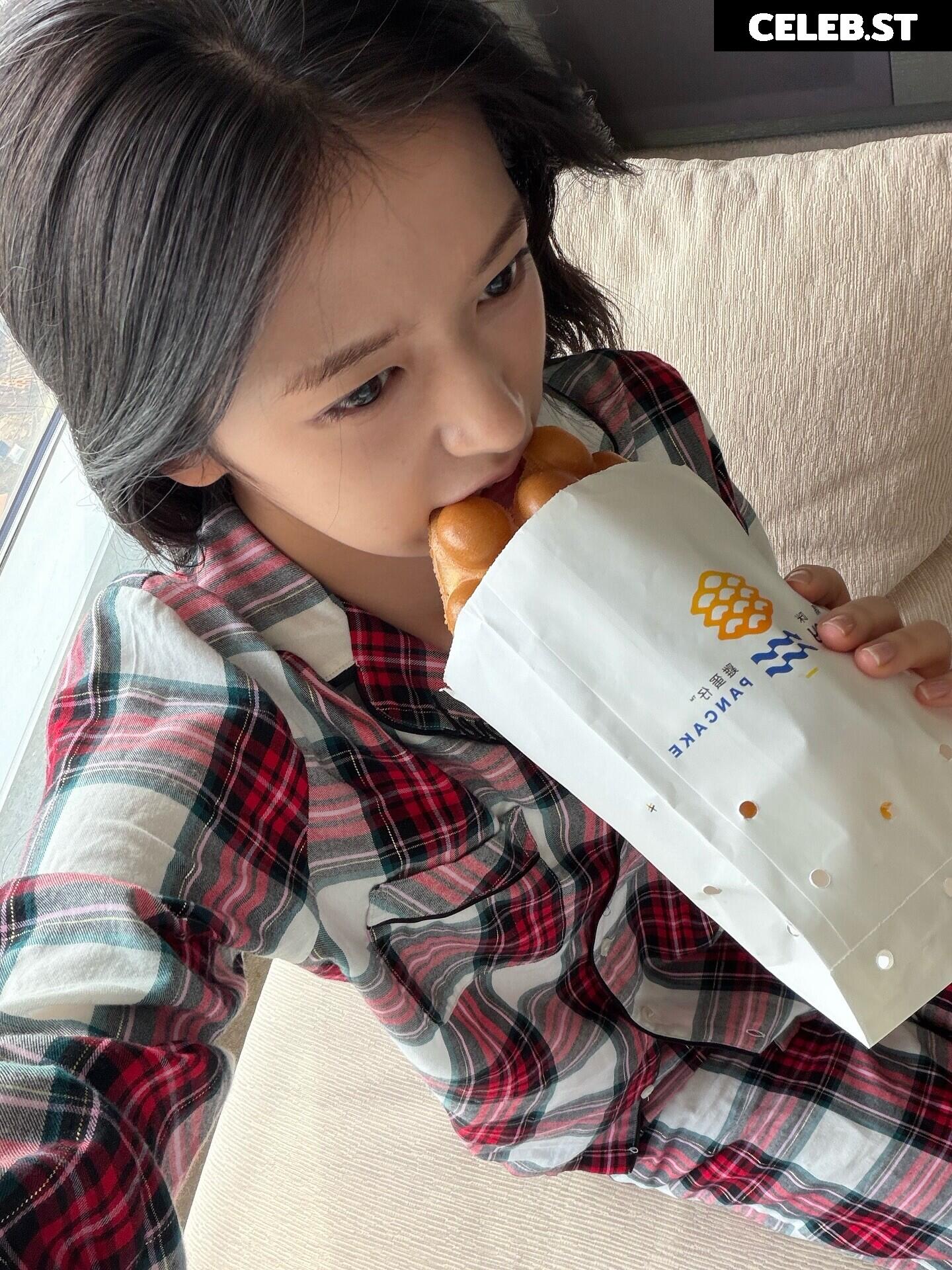 An Yujin 안유진 | YUJIN Image 23028896