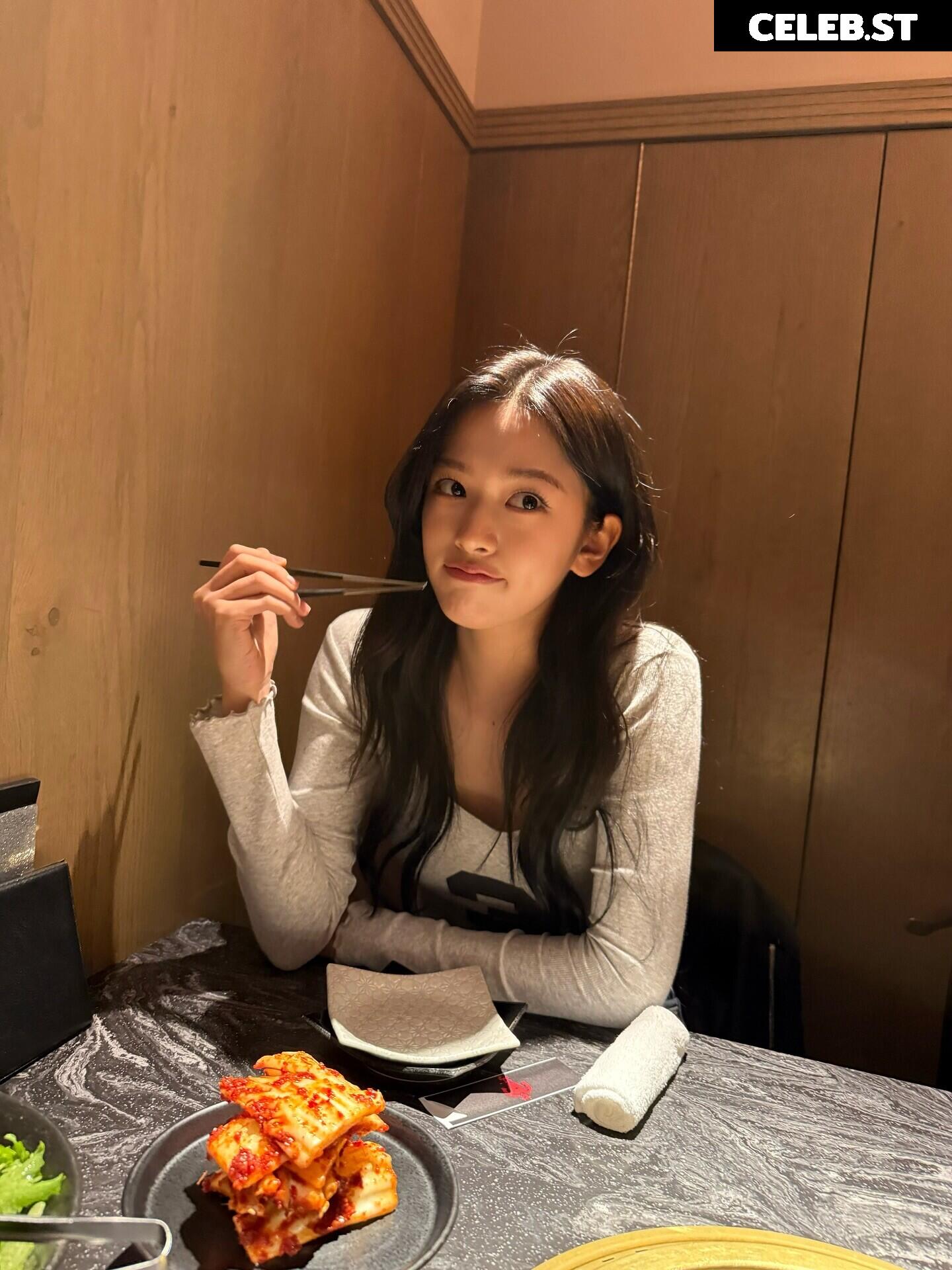 An Yujin 안유진 | YUJIN Image 23028821