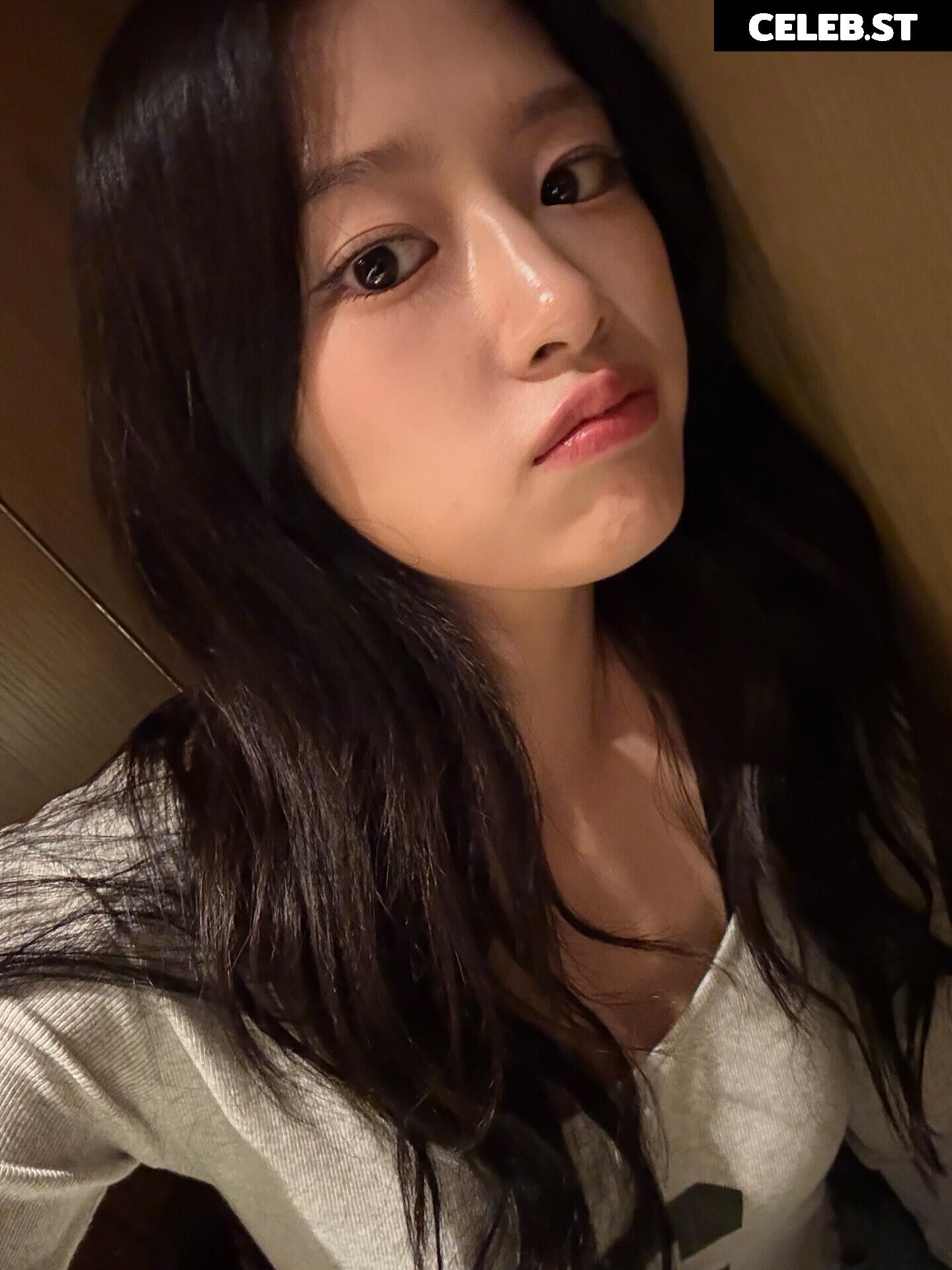 An Yujin 안유진 | YUJIN Image 23028828