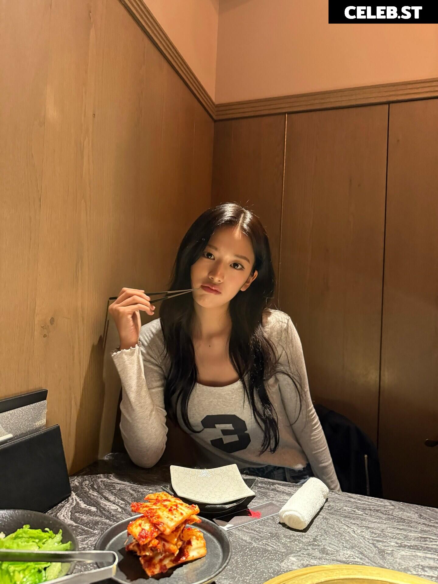 An Yujin 안유진 | YUJIN Image 23028813