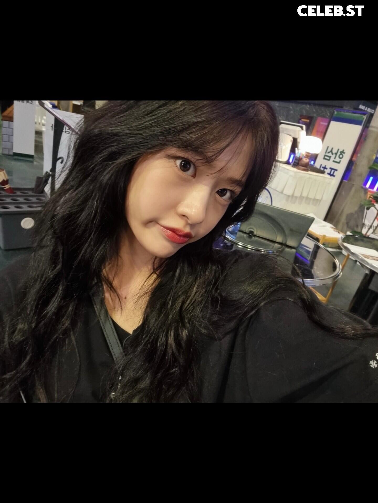 An Yujin 안유진 | YUJIN Image 23028805