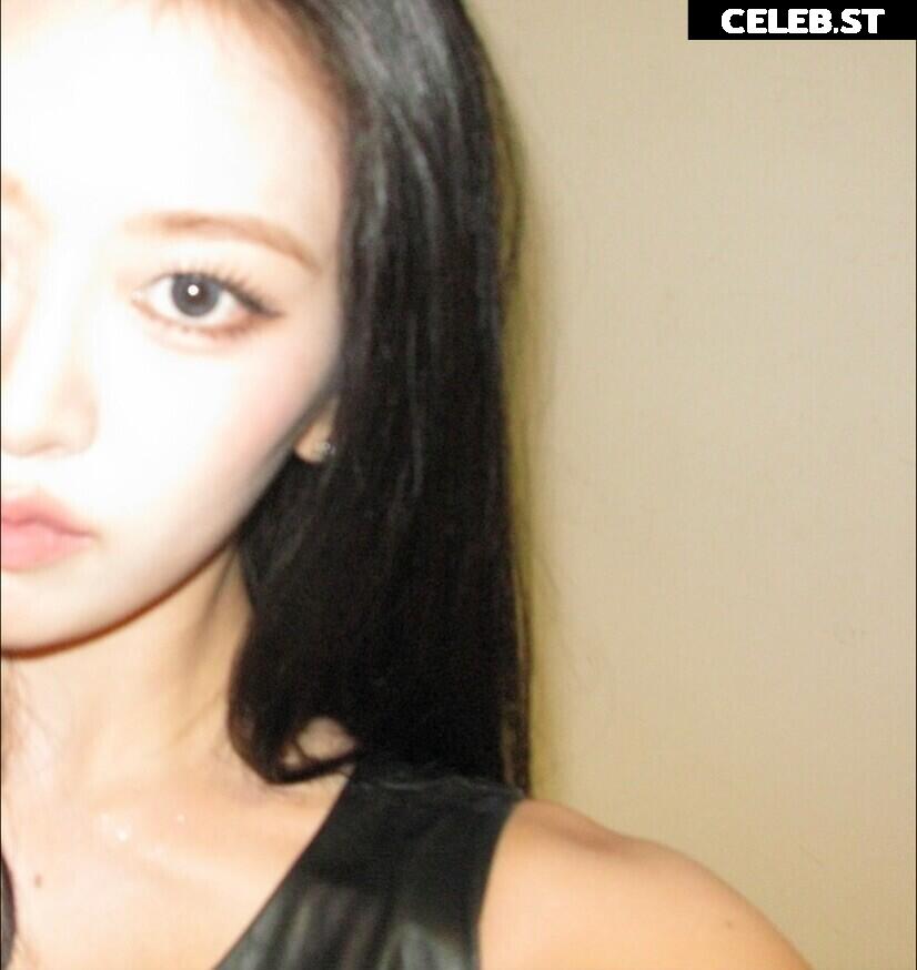 An Yujin 안유진 | YUJIN Image 23028844