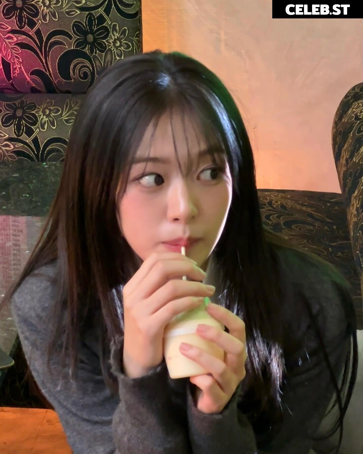 An Yujin 안유진 | YUJIN Image 23028877