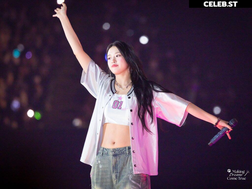 An Yujin 안유진 | YUJIN Image 23028593