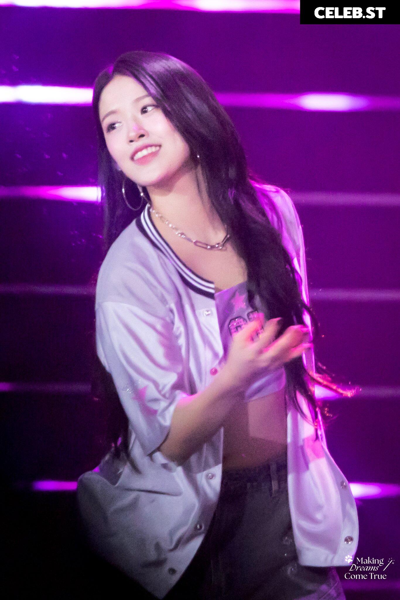 An Yujin 안유진 | YUJIN Image 23028597