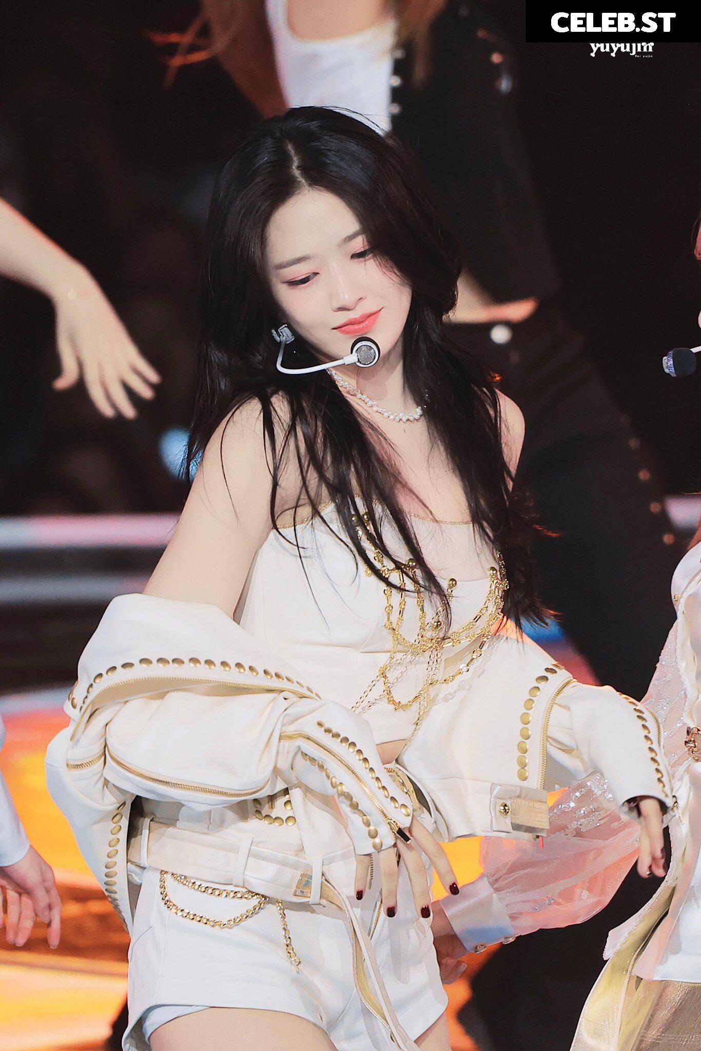 An Yujin 안유진 | YUJIN Image 23028552