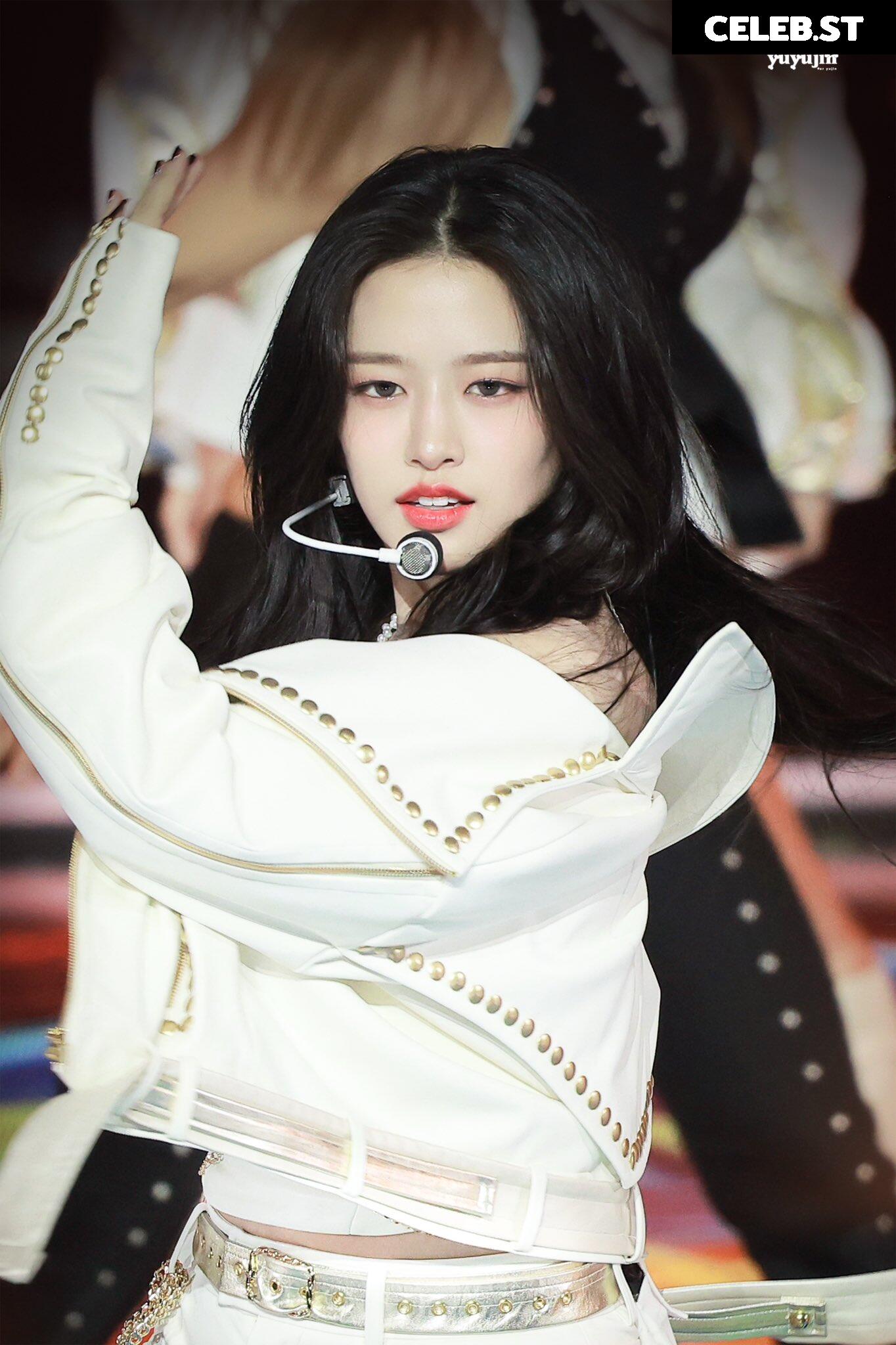 An Yujin 안유진 | YUJIN Image 23028576