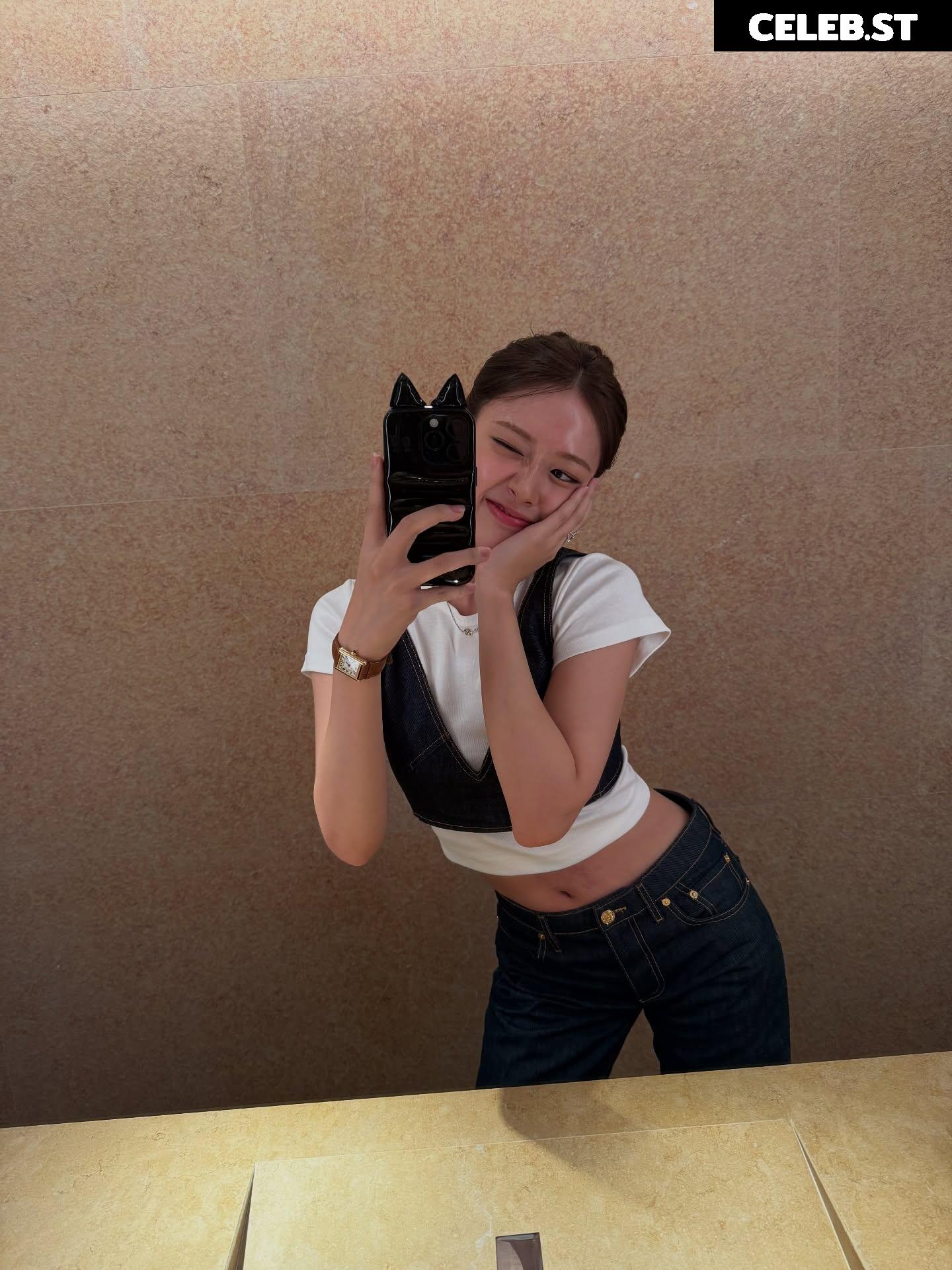An Yujin 안유진 | YUJIN Image 23028727