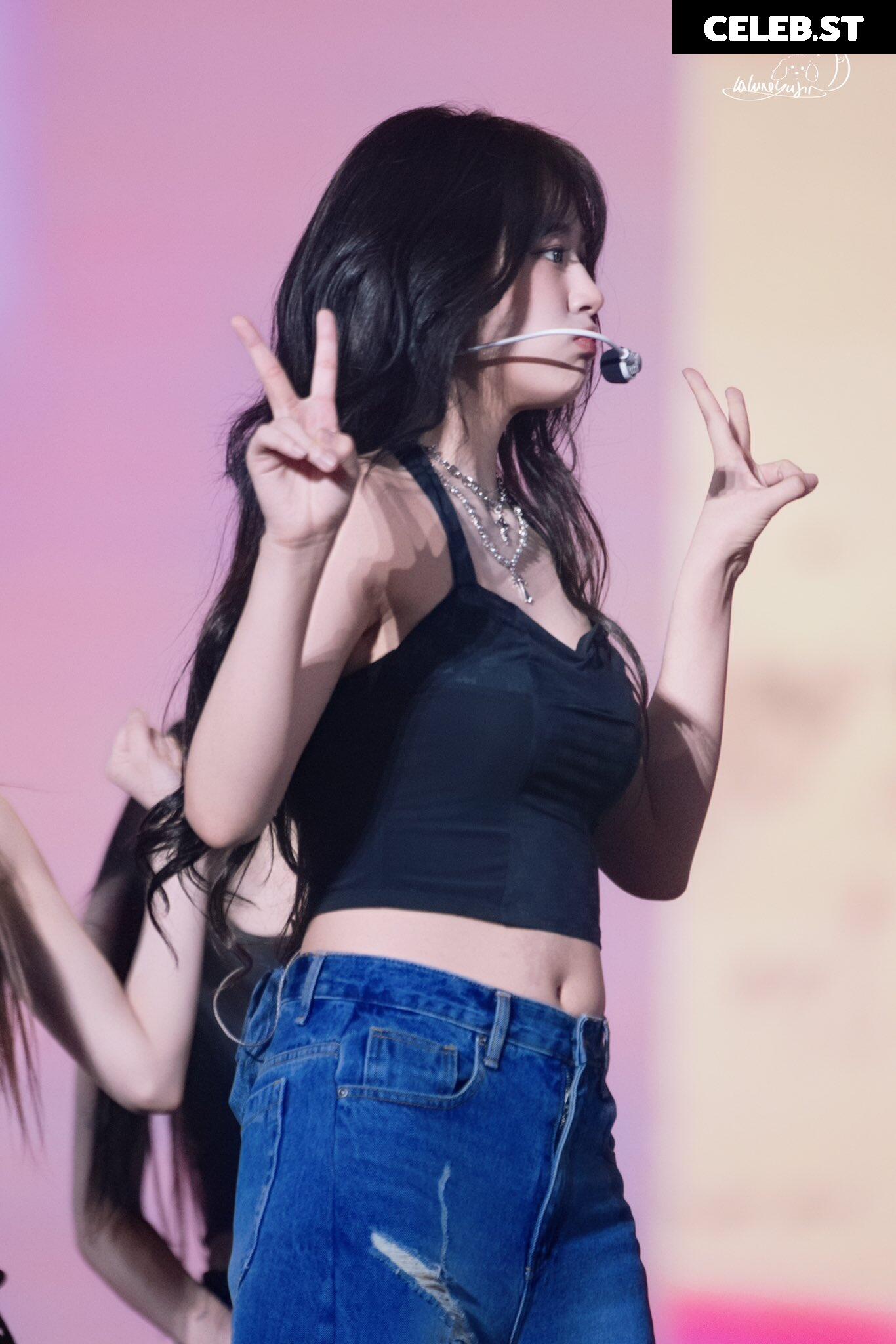 An Yujin 안유진 | YUJIN Image 23028692