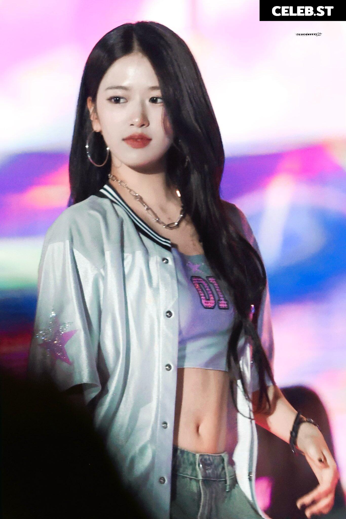 An Yujin 안유진 | YUJIN Image 23028610