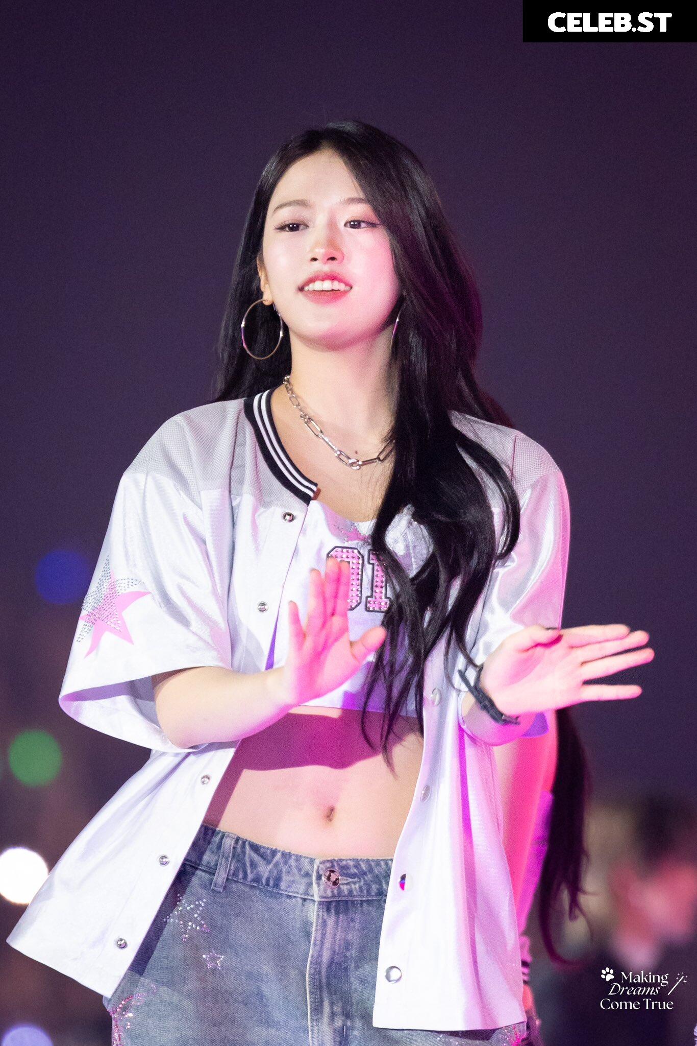 An Yujin 안유진 | YUJIN Image 23028600